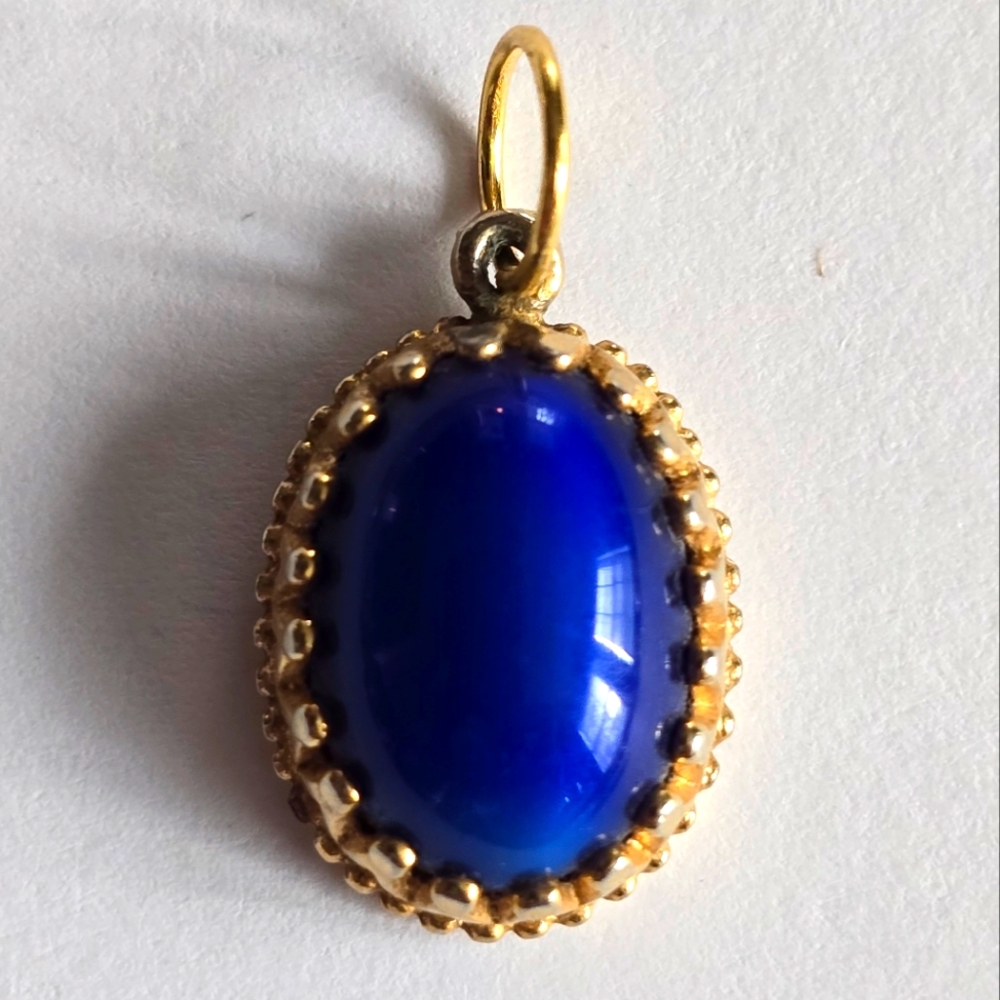 Vintage Avon blue pendant gold tone dainty small
